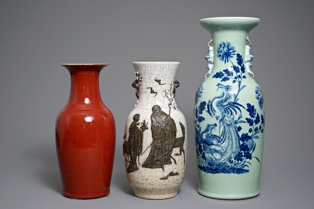 Drie Chinese vazen in sang de boeuf, blauwwit op celadon en craquel&eacute; glazuur, 19e eeuw