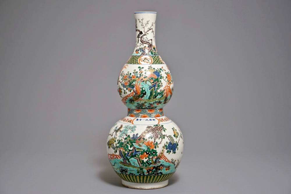 A large Chinese famille verte double gourd vase, inscribed Kangxi, 20th C.