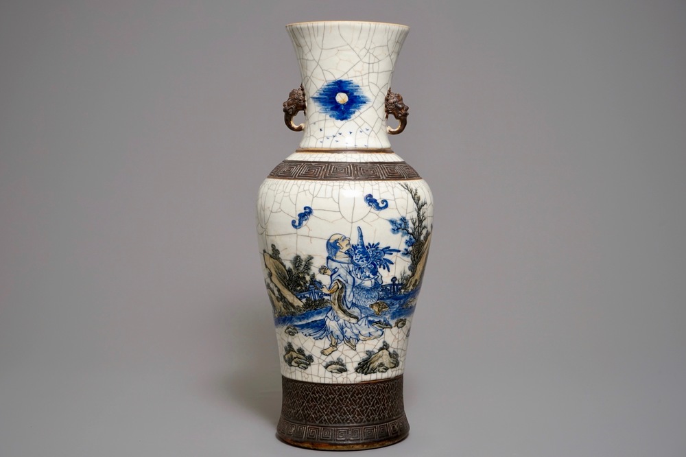 A Chinese blue and white Nanking crackle glaze vase with the immortal Li Tieguai, 19th C.