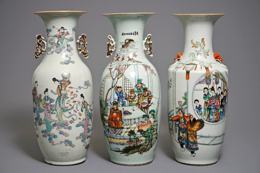 Trois grands vases en porcelaine de Chine famille rose, 19/20&egrave;me