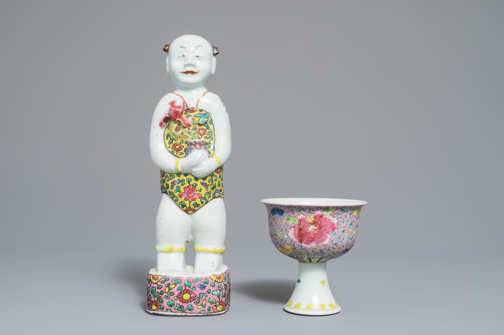 A Chinese famille rose stem cup and a Hoho twin figure, Yongzheng/Qianlong