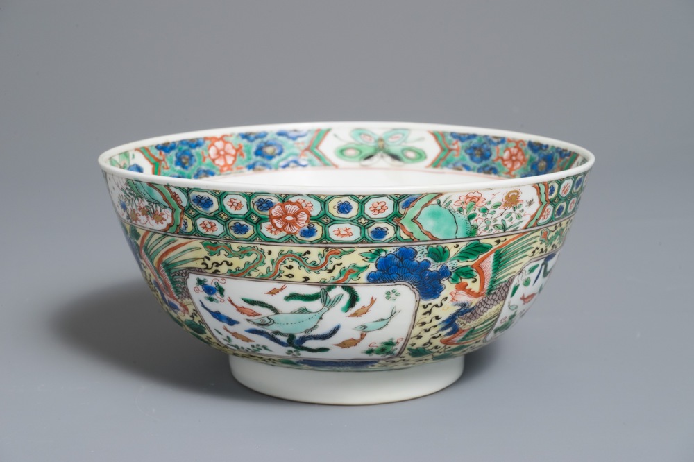 A Chinese famille verte bowl with fish, Kangxi