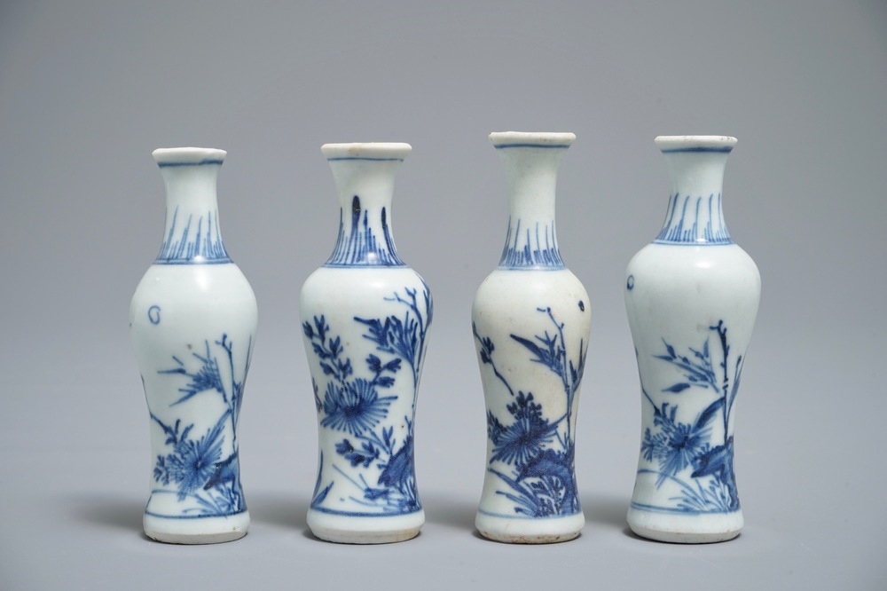 Four Chinese blue and white vases with floral design, Hatcher cargo, Transitional period