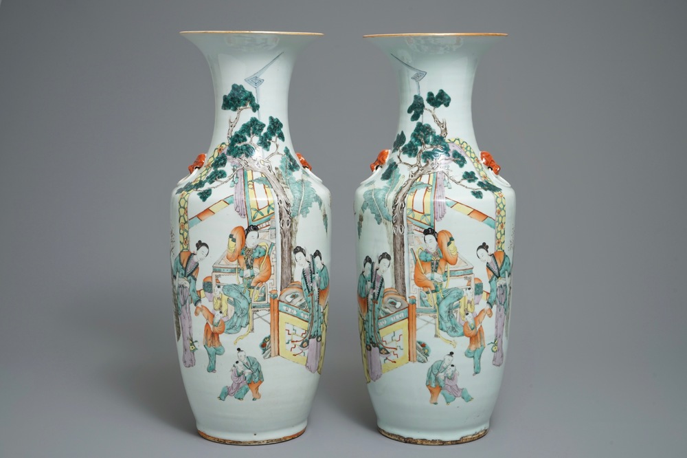 A pair of Chinese qianjiang cai vases with figures, 19/20th C.