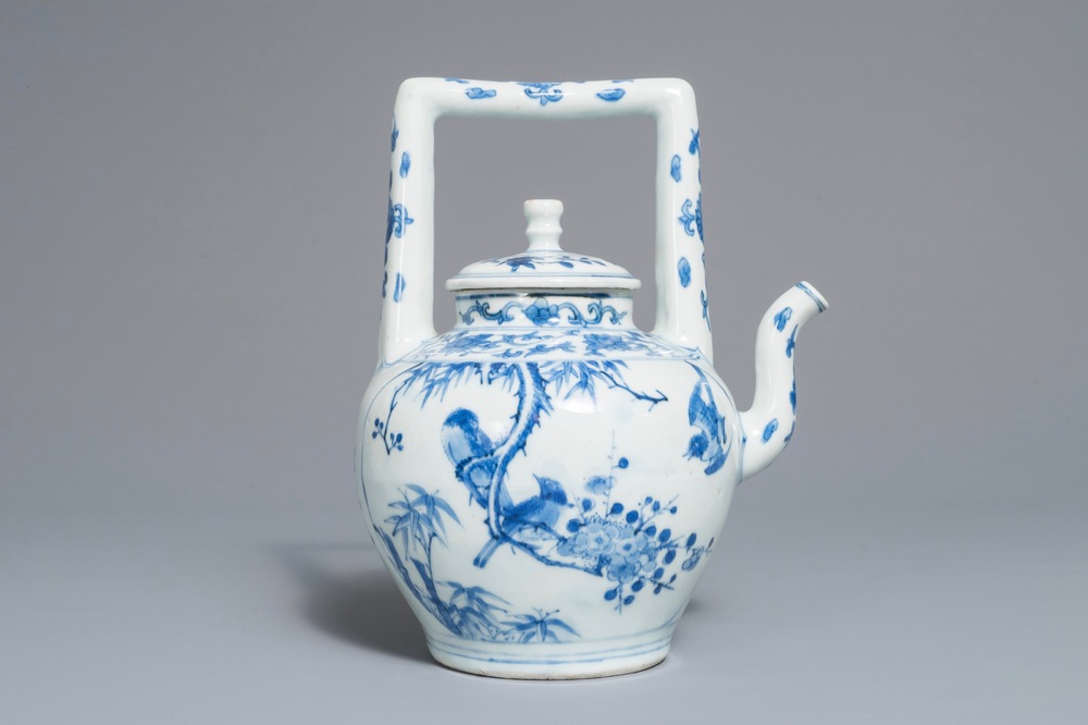 Un pot &agrave; vin et son couvercle en porcelaine de Chine bleu et blanc &agrave; d&eacute;cor raffin&eacute;, &eacute;poque Transition