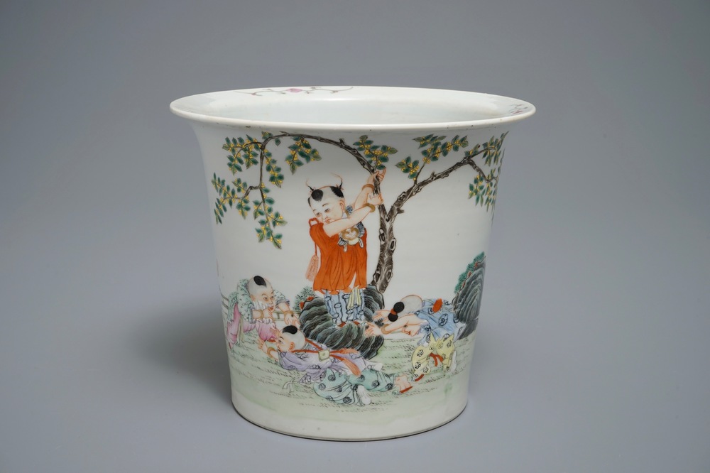 A Chinese famille rose flower pot with playing boys, Ju Ren Tang mark, Republic, 20th C.