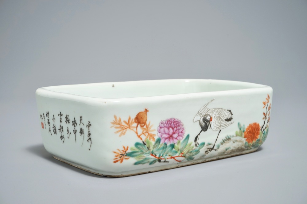 A rectangular Chinese qianjiang cai jardini&egrave;re, 19/20th C.