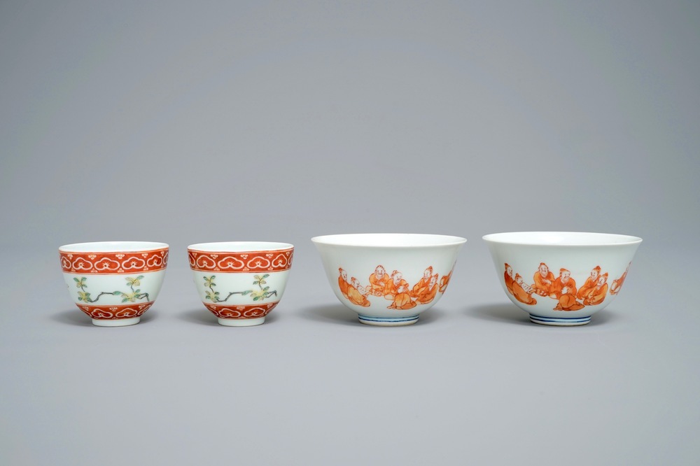 Two pairs of Chinese famille verte and iron red bowls, 19/20th C.