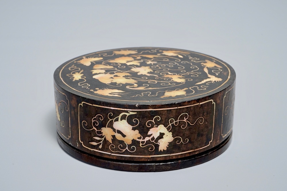 A Japanese mother of pearl-inlaid wooden bowl and cover, Ryukyu kingdom, Japan, 18/19th C.