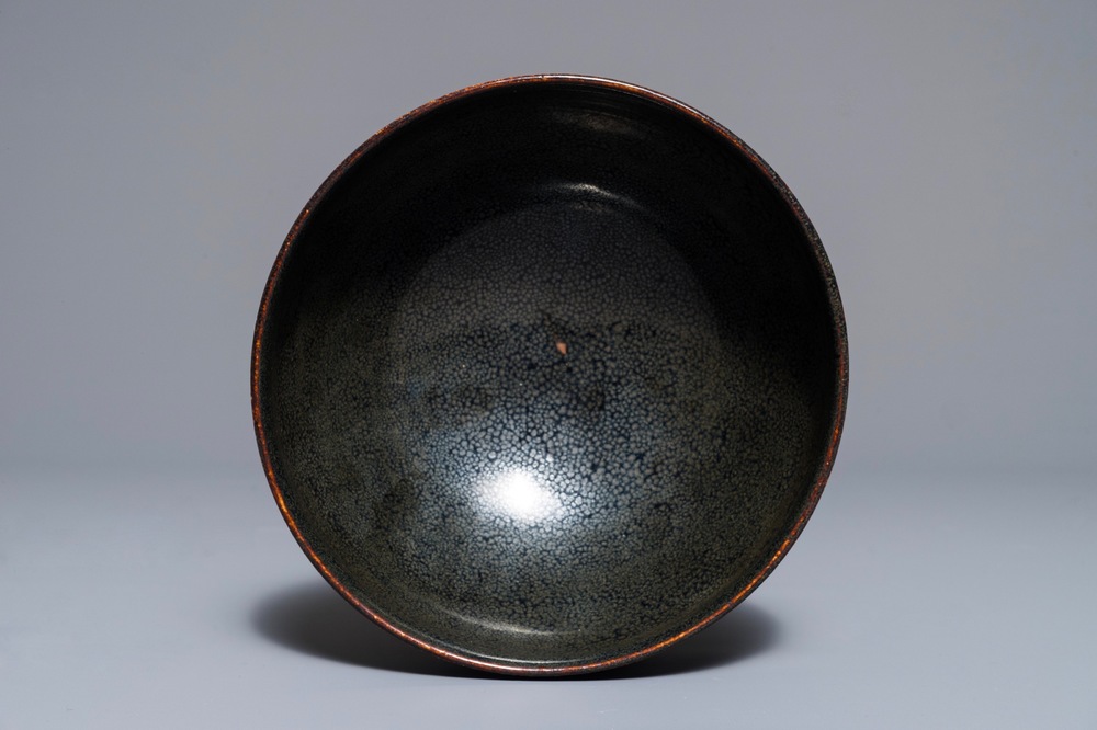Un bol de style Jin/Yuan &eacute;maill&eacute; noir et brun dit 'gouttes d'huile', 19/20&egrave;me
