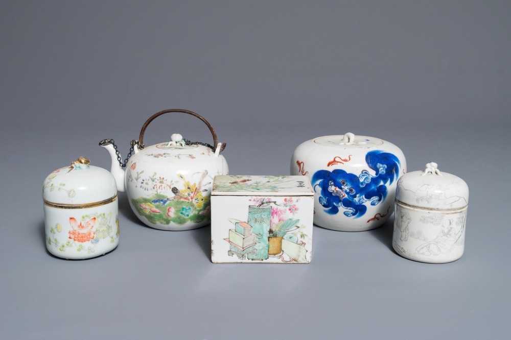 A varied collection of Chinese famille rose and qianjiang cai porcelain, 19th C.