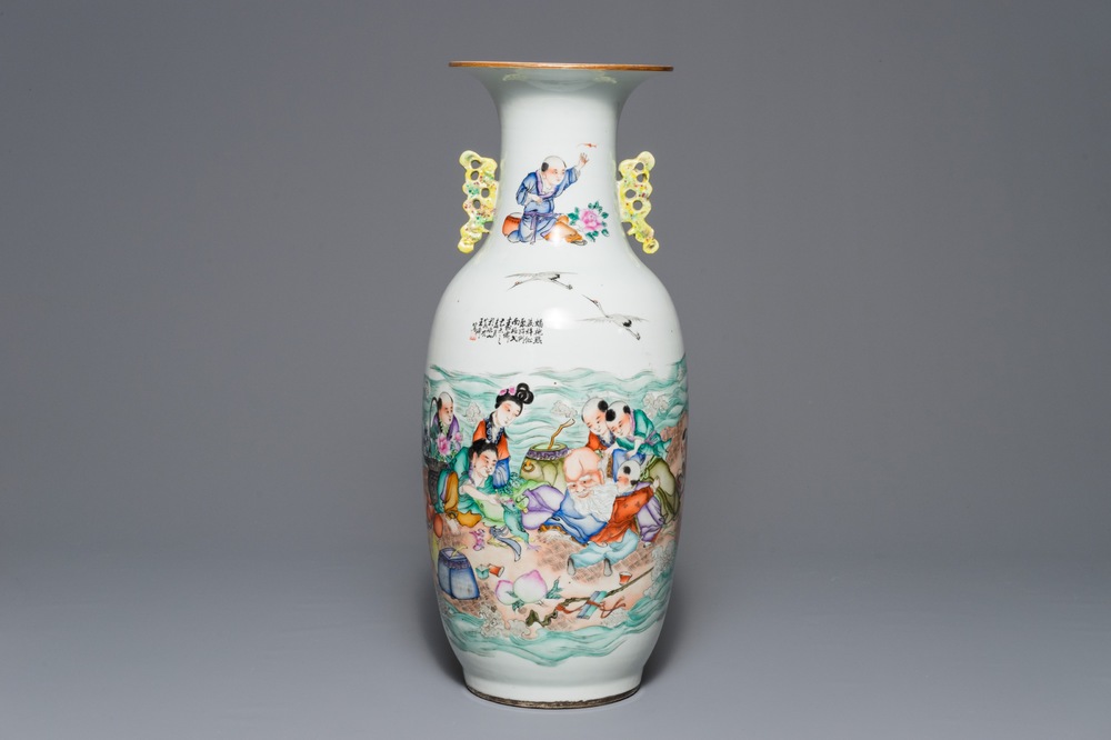 A Chinese famille rose two-sided design vase, 19/20th C.