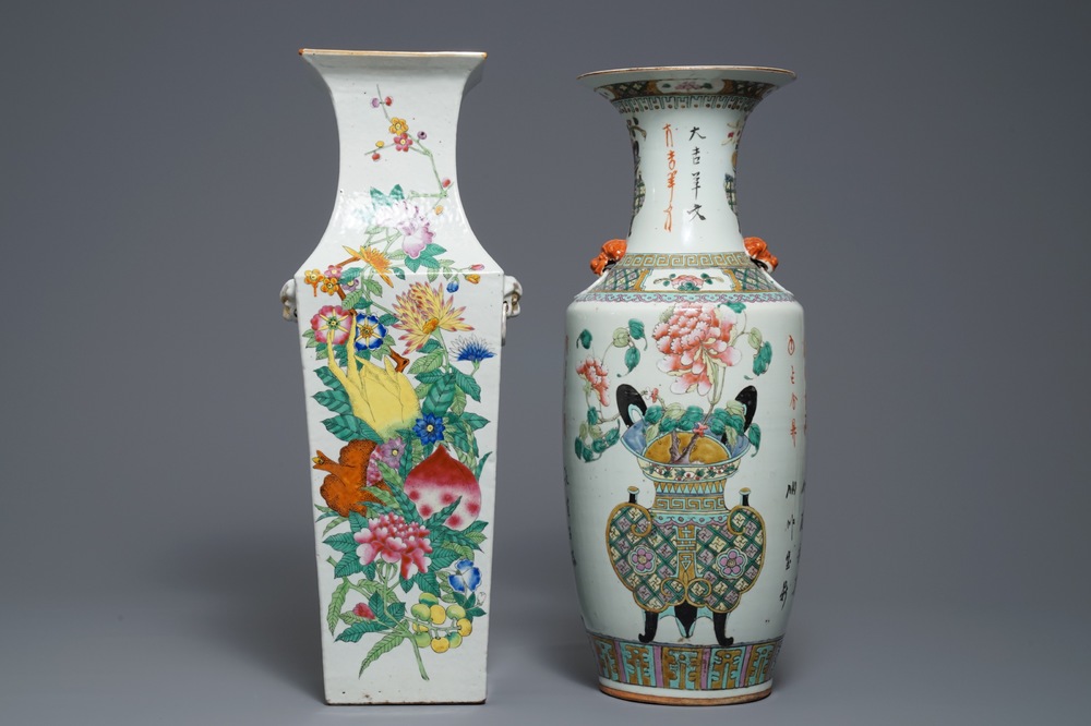 Deux grands vases en porcelaine de Chine famille rose, 19/20&egrave;me