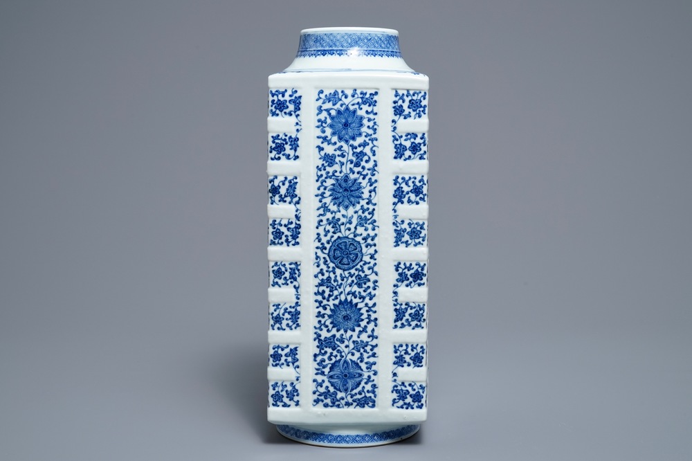 A Chinese blue and white cong vase with floral design, Qianlong mark, 19/20th C.