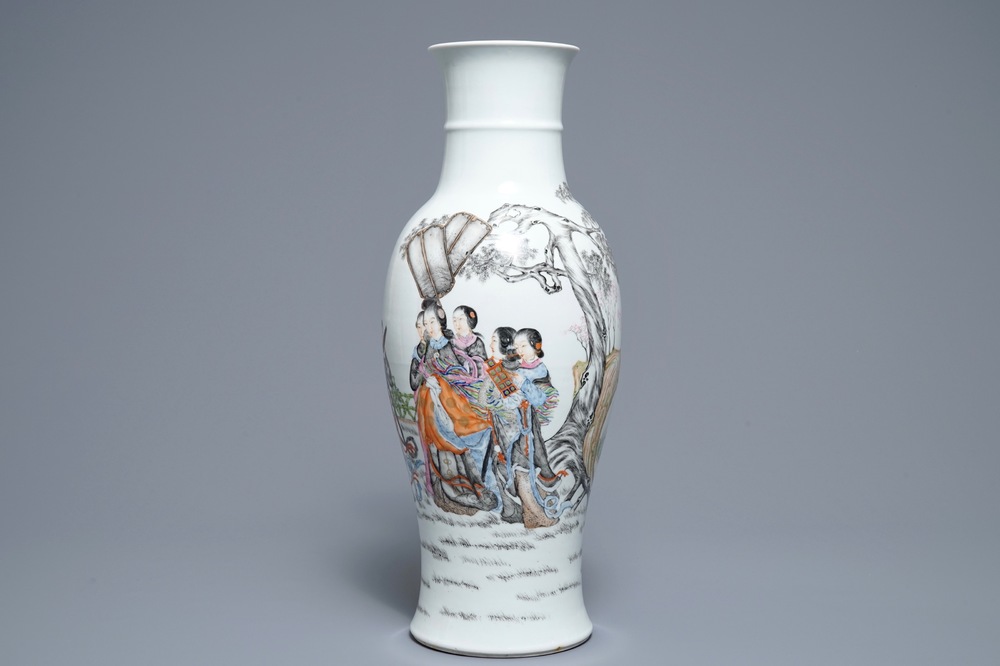 A Chinese famille rose vase with ladies in a garden, Ju Ren Tang mark, 20th C.