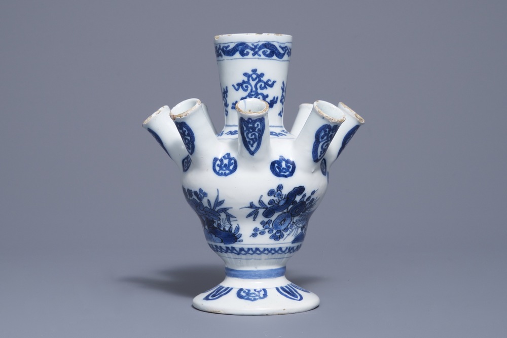 A Dutch Delft blue and white tulip vase, last quarter 17th C.