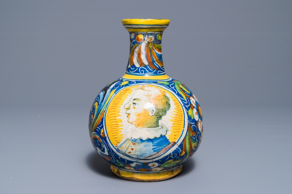 An Italian maiolica pharmacy bottle, Venice, 2nd half 16th C.