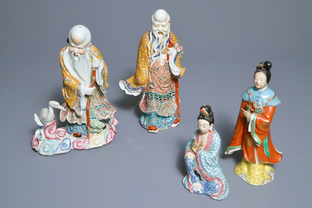 Quatre sujets en porcelaine de Chine famille rose, trois marqu&eacute;s en creux, 19/20&egrave;me