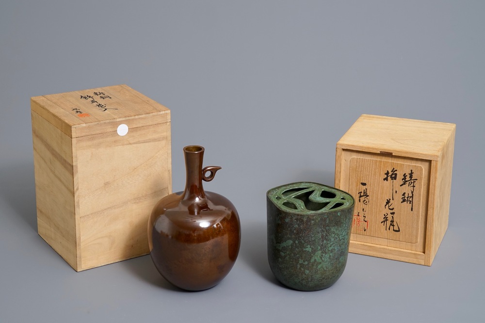 Deux vases en bronze, Japon, Showa, 20&egrave;me