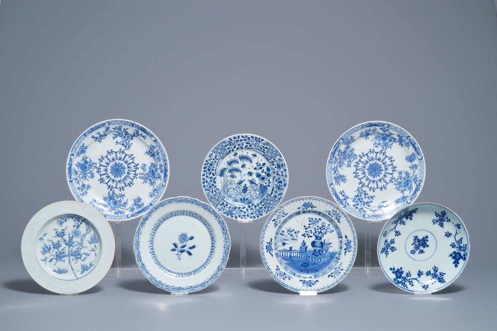 Seven Chinese blue and white dishes and plates, Kangxi/Qianlong