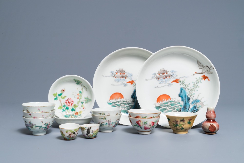 Een diverse collectie Chinees porselein, 19e eeuw en Republiek