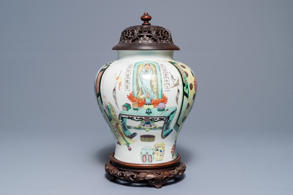 Un vase en porcelaine de Chine famille verte, marque de Kangxi, 19&egrave;me