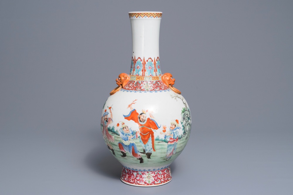 A Chinese famille rose tianqiu ping vase, Qianlong mark, Republic, 20th C.