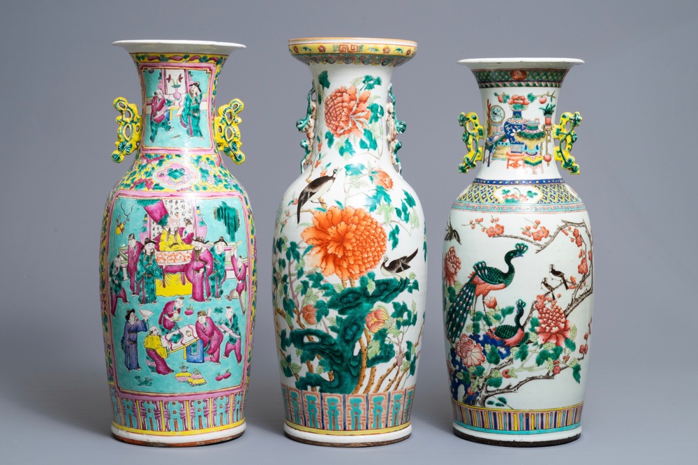 Trois vases en porcelaine de Chine famille rose, 19&egrave;me