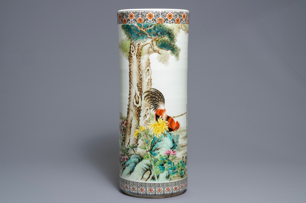 A cylindrical Chinese famille rose vase with roosters, Republic, 20th C.