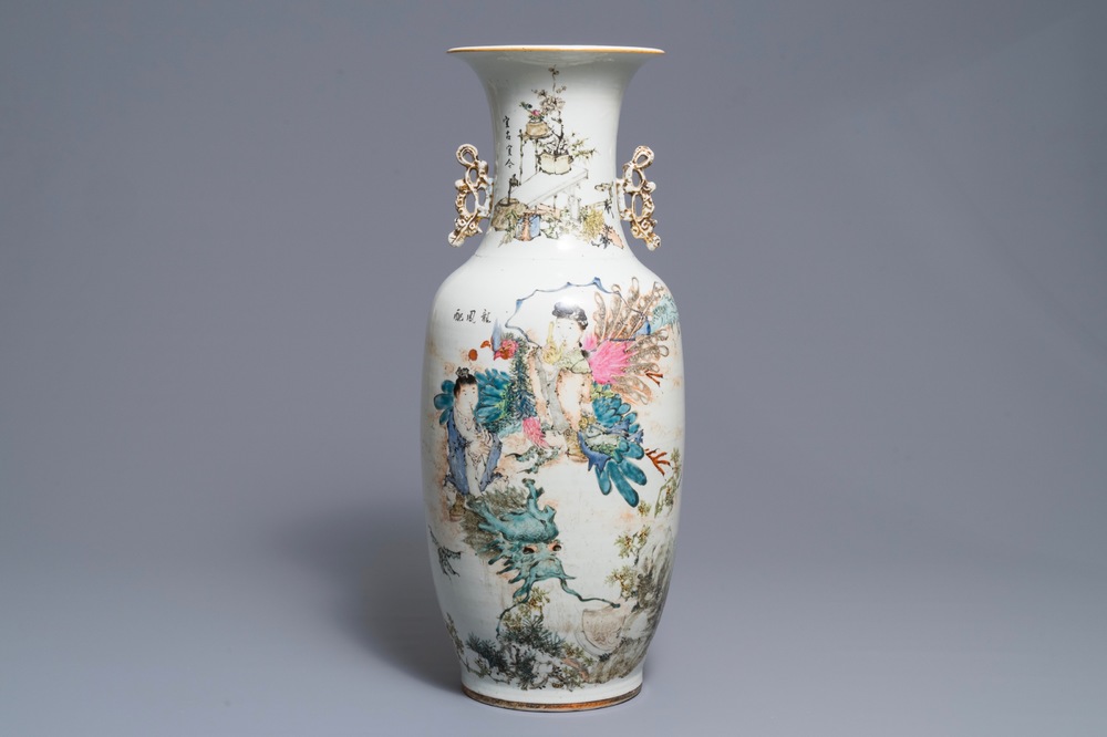 Un vase en porcelaine de Chine qianjiang cai &agrave; d&eacute;cor mythologique, 19/20&egrave;me