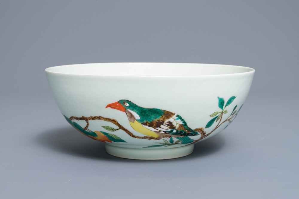 A Chinese famille verte 'birds on peach branches' bowl, Kangxi mark, 19th C.