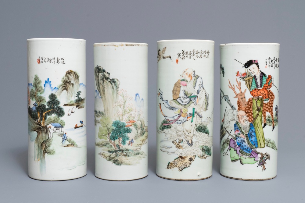 Quatre portes-chapeau en porcelaine de Chine qianjiang cai, 19/20&egrave;me