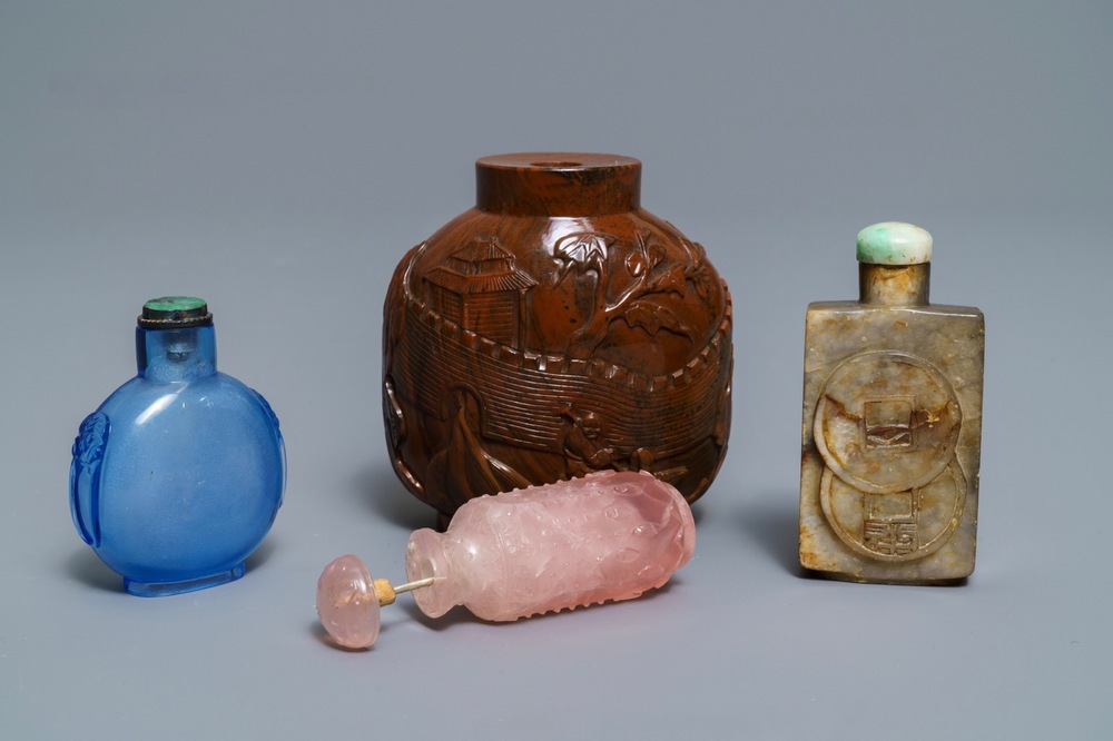 Four Chinese glass, quartz and stone snuff bottles, 19/20th C.