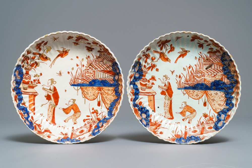 A pair of Dutch Delft dor&eacute; Imari-style gadrooned chinoiserie dishes, 18th C.