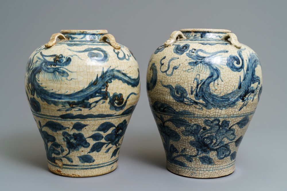 Een paar Chinese blauwwitte Swatow potten, Ming