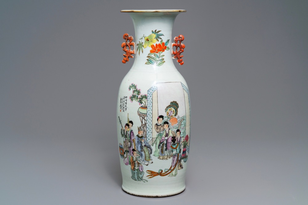 A Chinese famille rose two-sided design vase, 19/20th C.