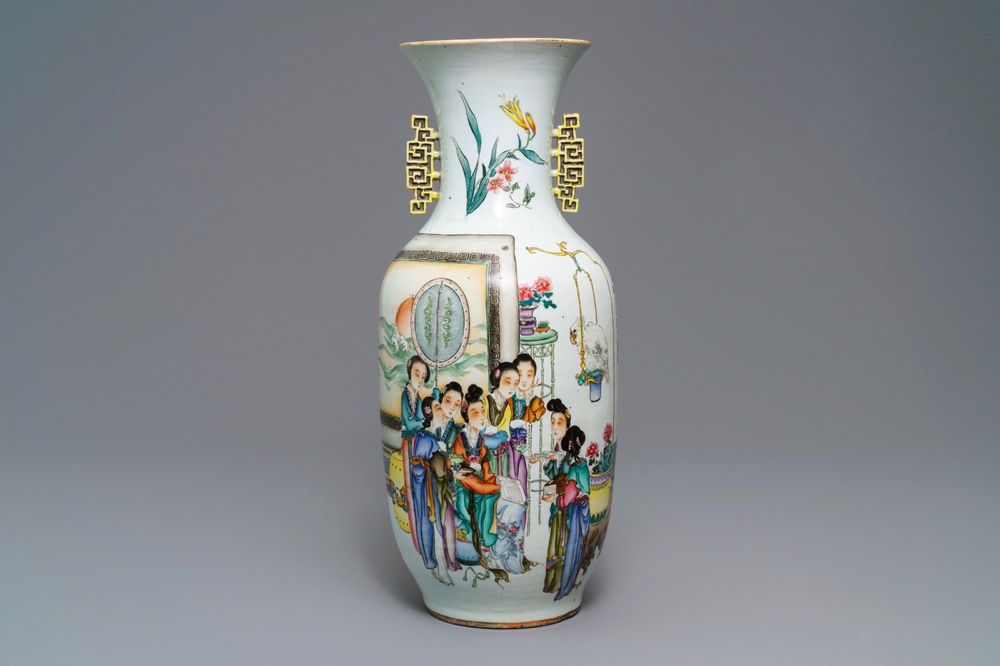 A Chinese famille rose two-sided design vase, 19/20th C.