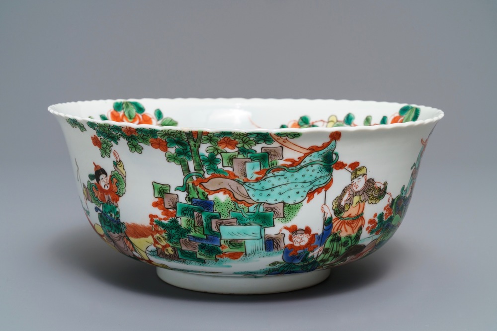 A large Chinese famille verte 'warriors' bowl, 19th C.