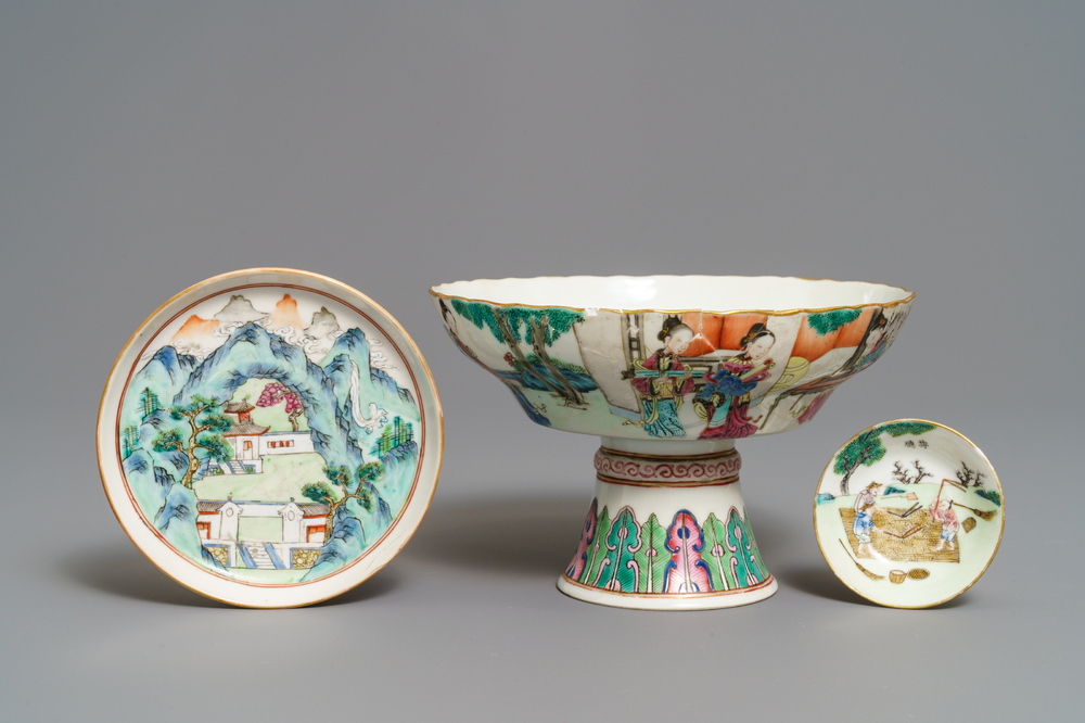 Trois pi&egrave;ces en porcelaine de Chine famille rose, 19&egrave;me