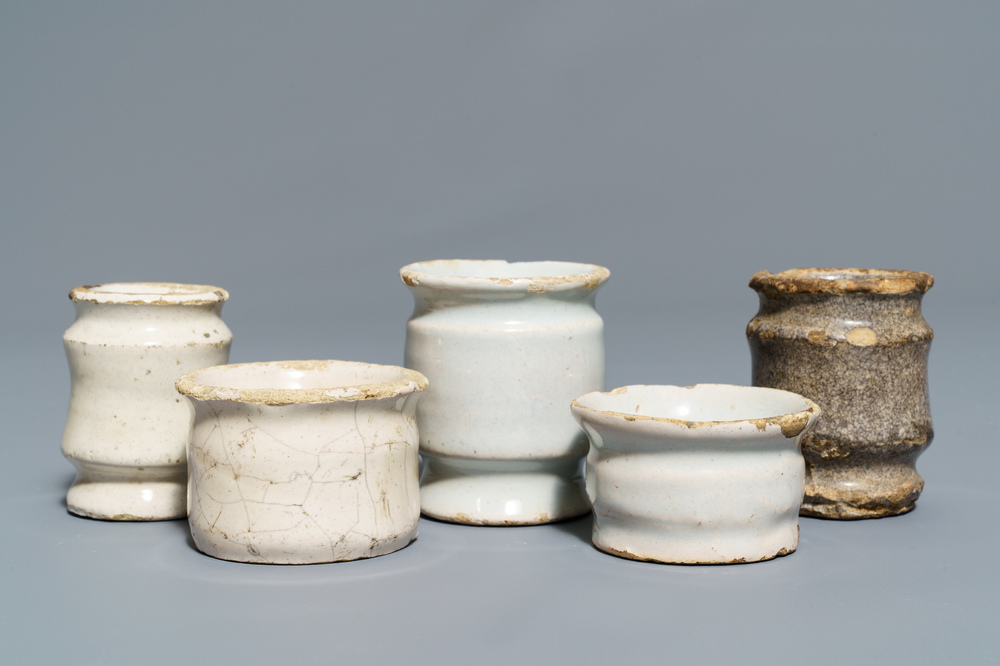 Five white Dutch Delft albarello-shaped ointment jars, 17th C.