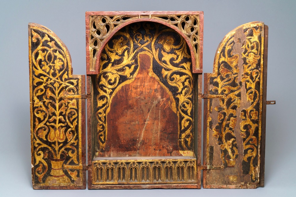 Un cabinet &agrave; monstrance en bois et polychromie, Espagne, 17&egrave;me