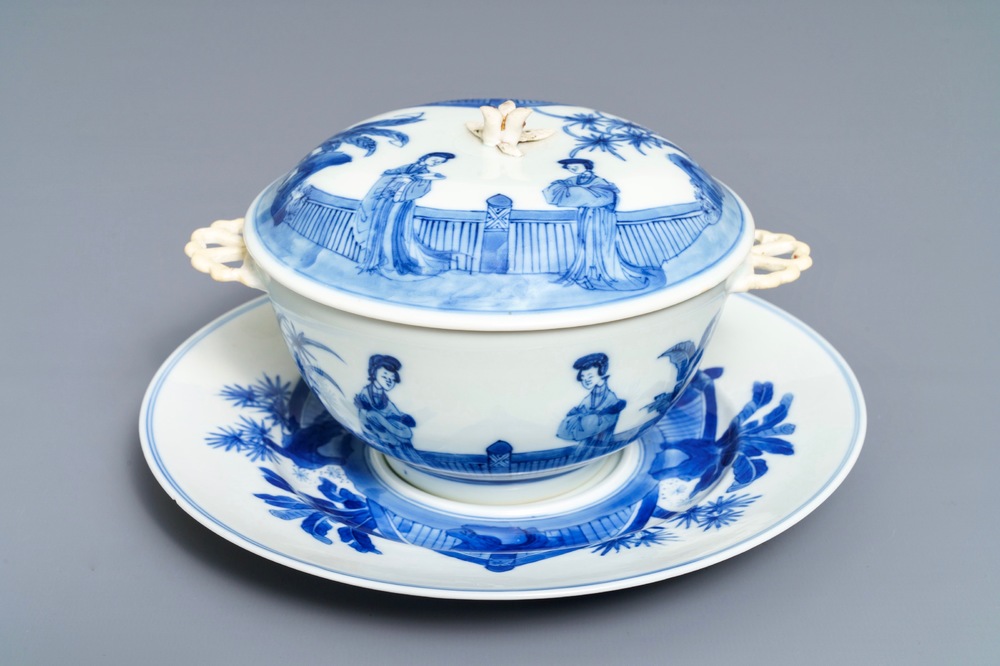 A Chinese blue and white 'Long Eliza' covered bowl on stand 