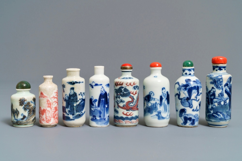 Eight Chinese blue, white and underglaze red snuff bottles, 19/20th C.