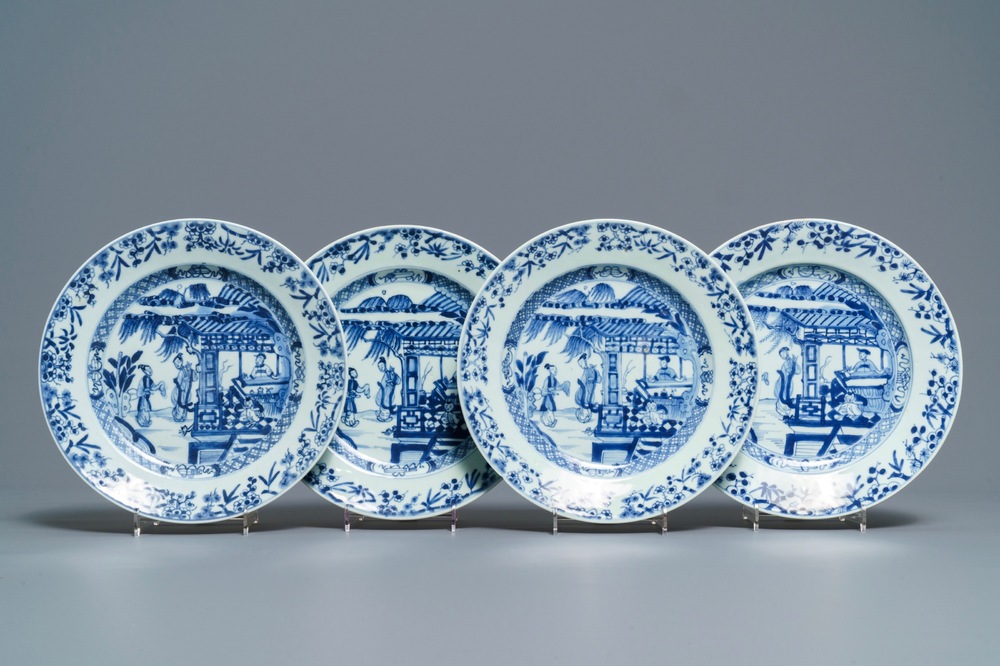 Quatre assiettes en porcelaine de Chine bleu et blanc &agrave; d&eacute;cor de 'La Romance de la chambre de l'ouest', Yongzheng