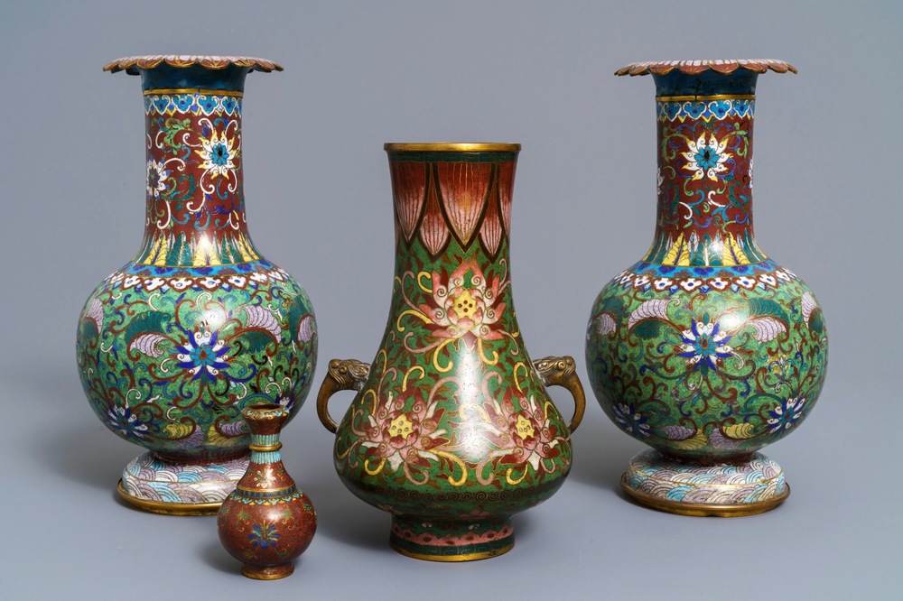 Quatre vases en &eacute;maux cloisonn&eacute;s, Chine, 19/20&egrave;me