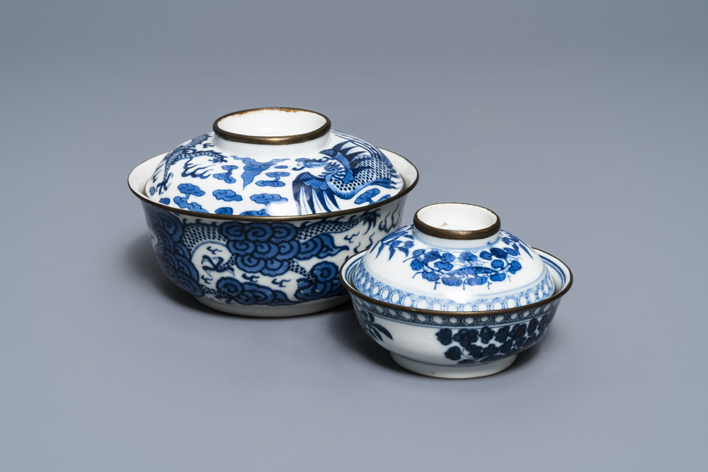 Deux bols couverts en porcelaine de Chine 'Bleu de Hue' pour le Vietnam, 19&egrave;me