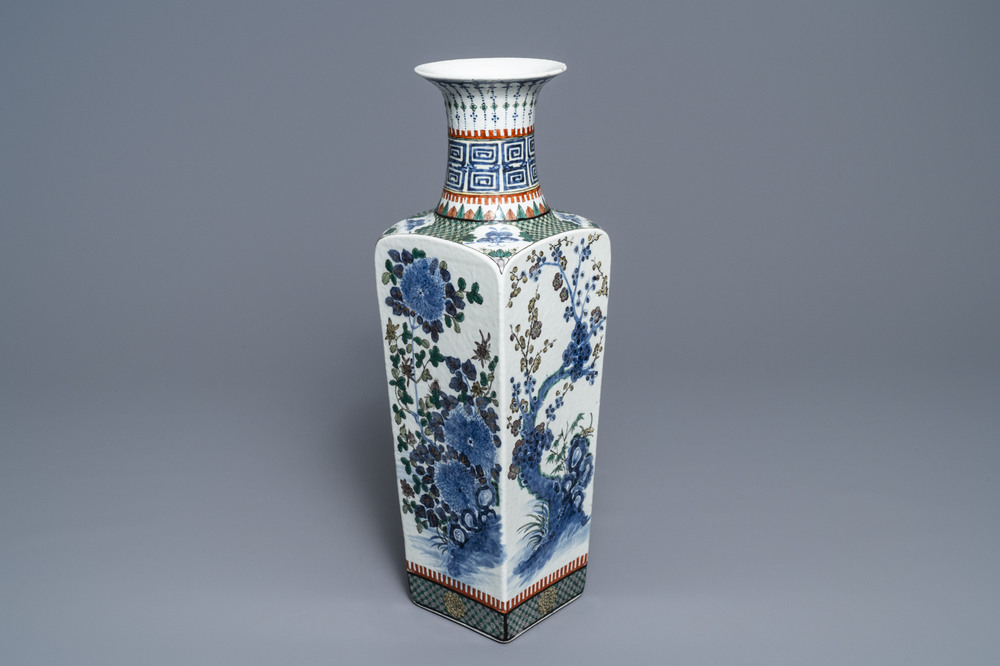 A square Chinese famille verte vase with floral design, 19th C.