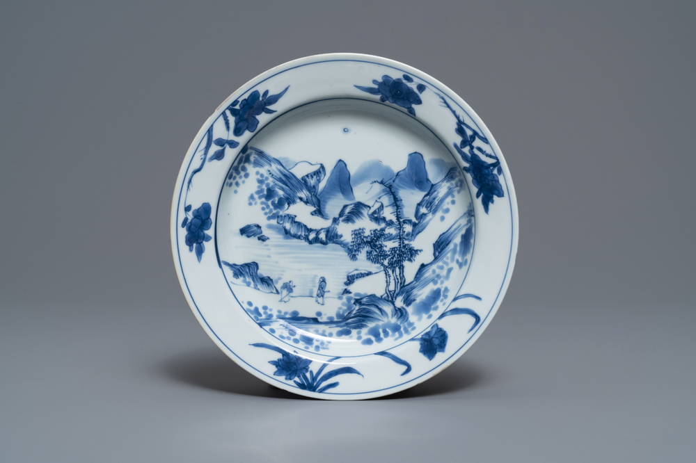 Een Chinees blauw-wit 'Master of the rocks' bord, Kangxi