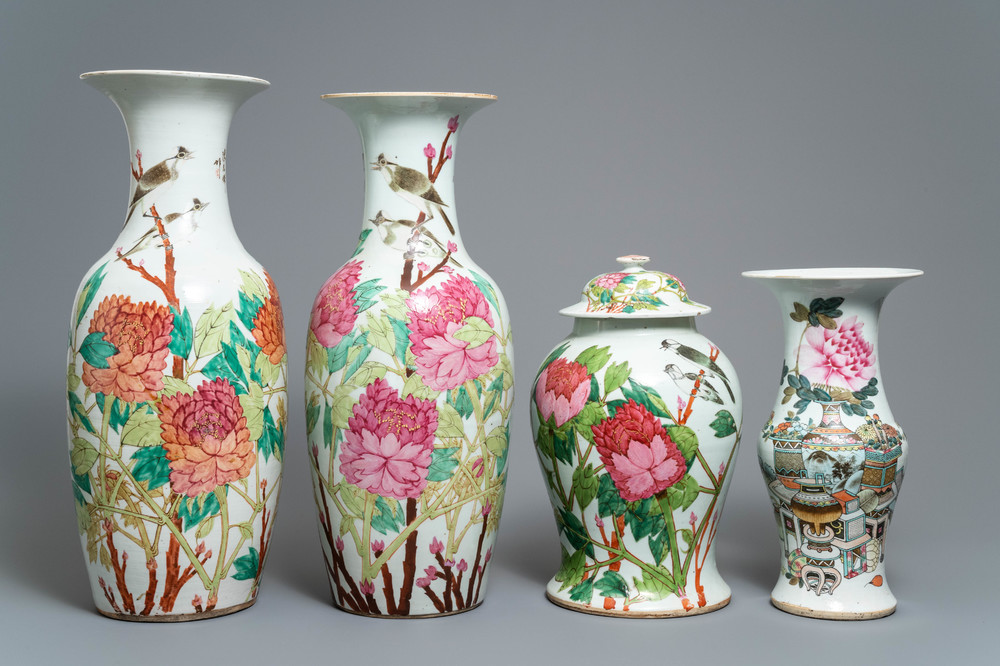 Quatre vases en porcelaine de Chine qianjiang cai, 19/20&egrave;me