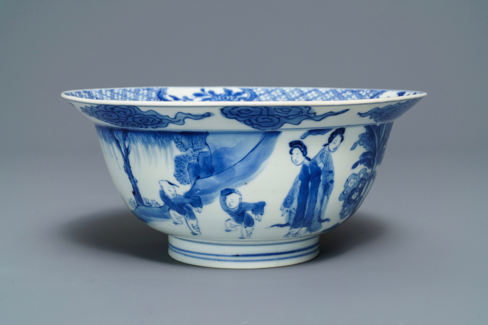 A Chinese blue and white klapmuts bowl, Chenghua mark, Kangxi